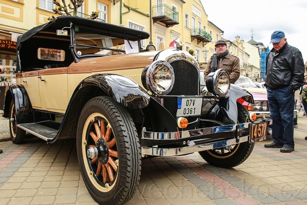 Návštěvníci obdivovali nablýskaná historická auta