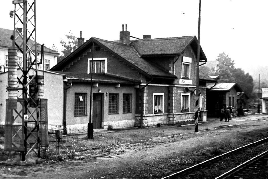Video: Vydejte se na cestu do minulosti na trati mezi Chebem a Plzní ...